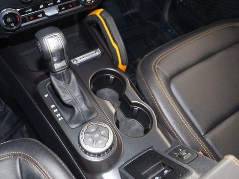 Used 2024 Ford Bronco Badlands image 30