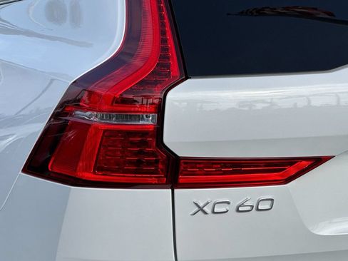 Certified 2023 Volvo XC60 T8 Plus AWD/4WD image 25