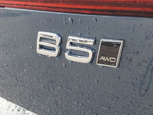New 2026 Volvo XC60 B5 Plus w/ Protection Package Premier AWD/4WD image 8