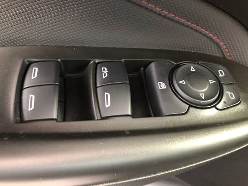 Used 2023 Chevrolet TrailBlazer RS w/ Technology Package FWD image 38