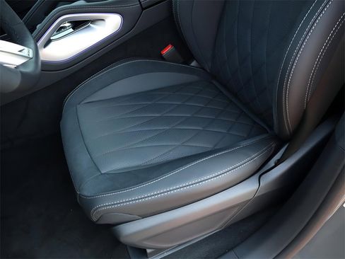 New 2025 Mercedes-Benz GLS 63 AMG 4MATIC image 34