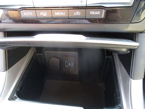 Used 2020 Ford Explorer XLT w/ Equipment Group 202A image 18