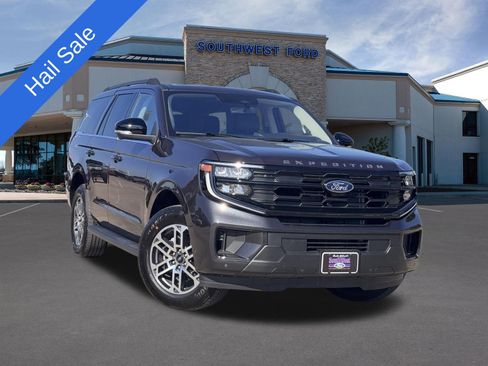 New 2025 Ford Expedition Active image 1