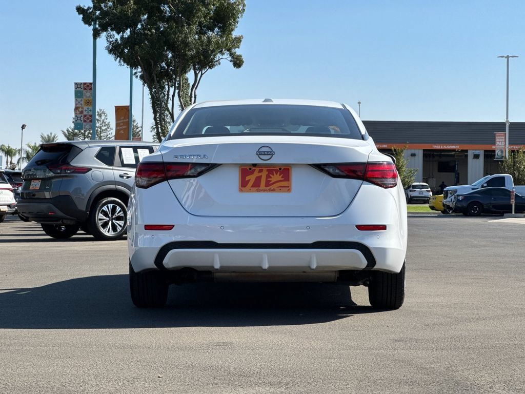 Used 2025 Nissan Sentra SV FWD image 4