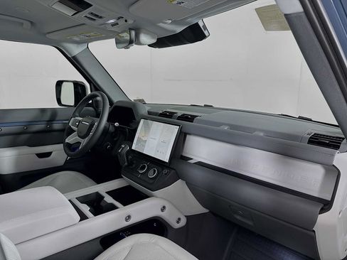 New 2026 Land Rover Defender 110 X-Dynamic SE AWD/4WD image 30