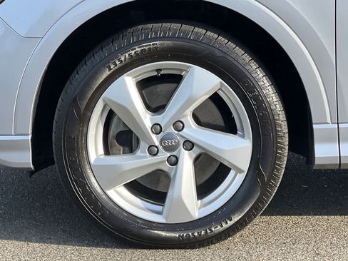 Used 2019 Audi Q3 2.0T Premium w/ Convenience Package AWD/4WD image 31