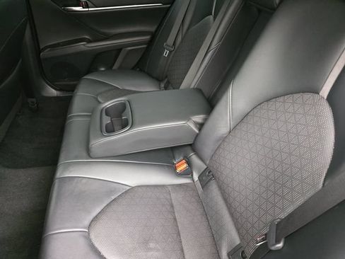 Used 2022 Toyota Camry XSE FWD image 14