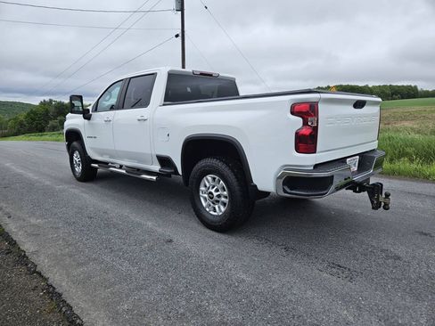 Used 2022 Chevrolet Silverado 2500 LT w/ Convenience Package AWD/4WD image 5