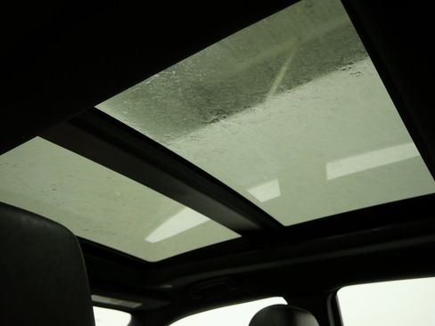 Used 2023 Chrysler 300 S image 4