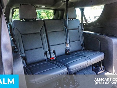 Used 2025 GMC Yukon XL Denali AWD/4WD image 23