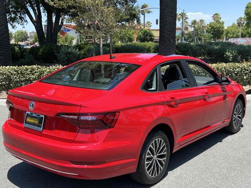 Used 2020 Volkswagen Jetta SE image 14