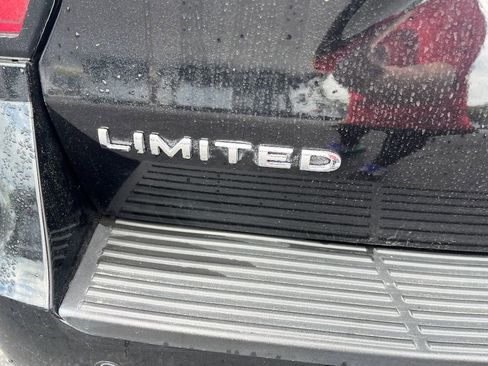 Used 2020 Ford Expedition Limited image 11