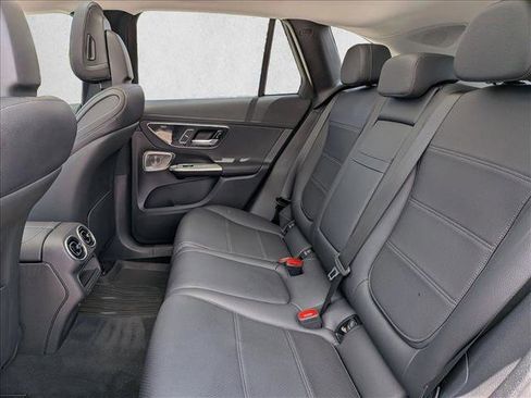 Used 2024 Mercedes-Benz GLC 300 4MATIC image 20
