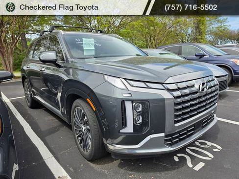 Used 2023 Hyundai Palisade Calligraphy image 3