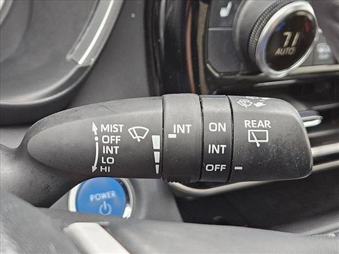 Used 2022 Toyota Highlander XLE AWD/4WD image 23