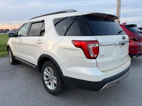 Used 2016 Ford Explorer XLT w/ Equipment Group 201A image 2