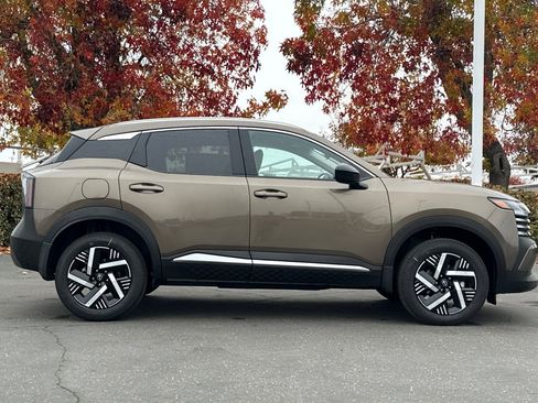 New 2026 Nissan Kicks SV image 3