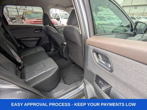 Used 2021 Nissan Rogue SV image 17