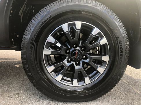 Used 2019 Nissan Titan PRO-4X image 10