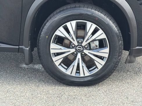 Used 2023 Nissan Rogue SV FWD image 12