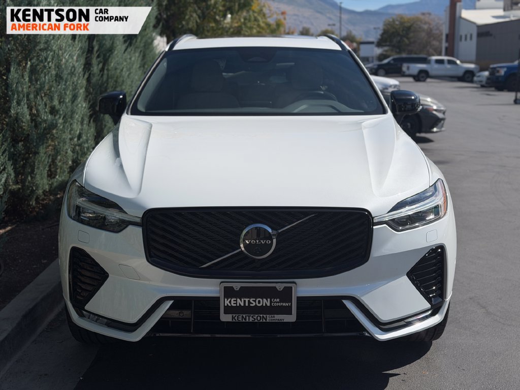 Used 2026 Volvo XC60 B5 Plus AWD/4WD image 2