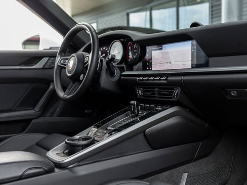 Certified 2022 Porsche 911 Carrera image 39