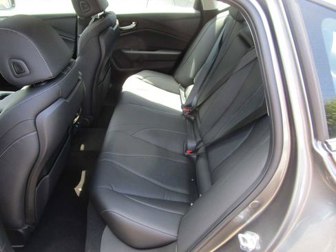 Certified 2025 Acura TLX w/ Technology Package image 9