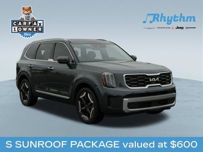 Used 2023 Kia Telluride S w/ S Sunroof Package