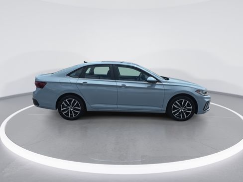 New 2025 Volkswagen Jetta SE image 2