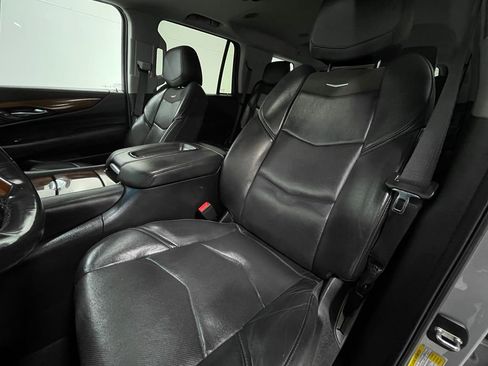Used 2018 Cadillac Escalade Premium Luxury image 16
