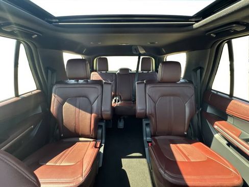 Used 2024 Ford Expedition Limited AWD/4WD image 14