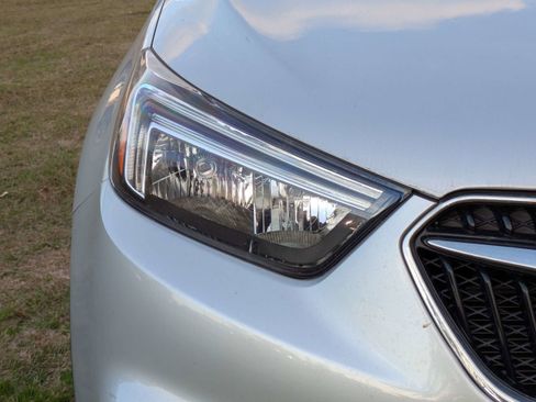 Used 2022 Buick Encore Preferred w/ Safety Package image 11