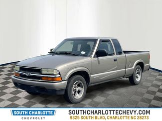 Used 2003 Chevrolet S10 Pickup LS video 1