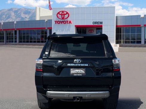 Used 2019 Toyota 4Runner TRD Off-Road AWD/4WD image 4