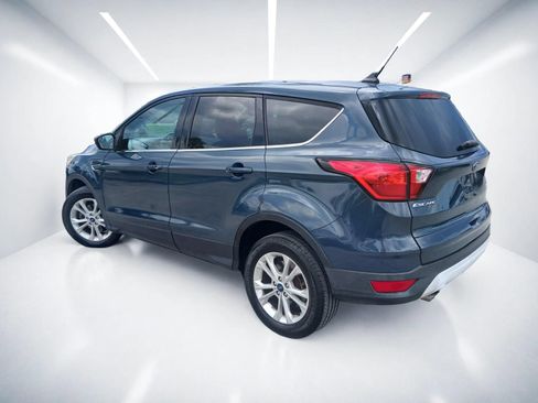 Used 2019 Ford Escape SE FWD image 4