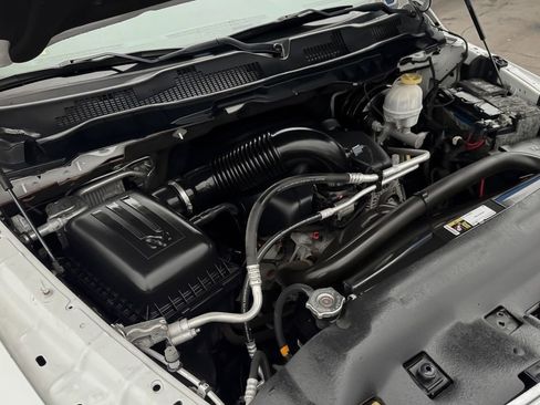 Used 2019 RAM 1500 Classic SLT AWD/4WD image 29