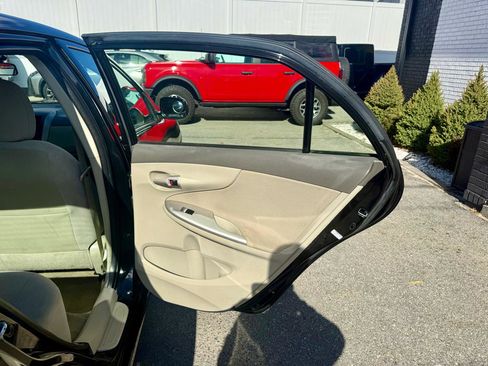 Used 2010 Toyota Corolla image 22