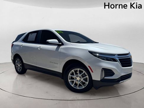 Used 2024 Chevrolet Equinox LT FWD image 2