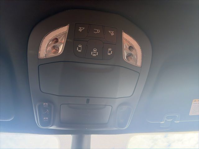 Used 2024 Chrysler Pacifica Pinnacle FWD image 26