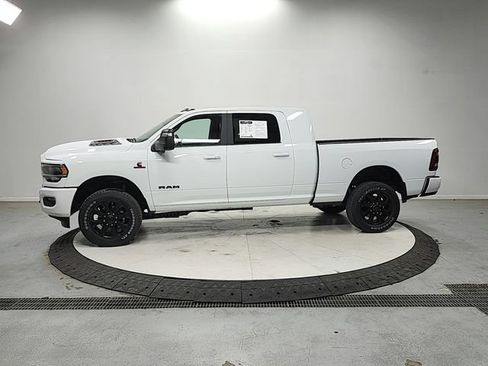 Used 2023 RAM 2500 Laramie AWD/4WD image 4