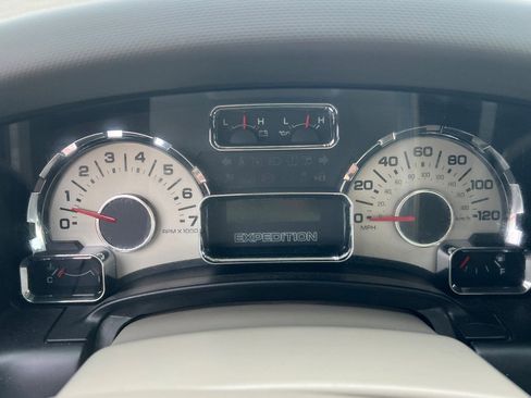 Used 2013 Ford Expedition EL Limited image 21