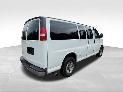 Used 2016 Chevrolet Express 2500 LT w/ LT Preferred Equipment Group RWD image 6