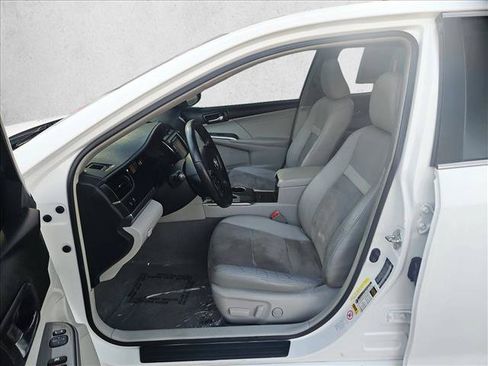 Used 2014 Toyota Camry XLE w/ Leather Package FWD image 17