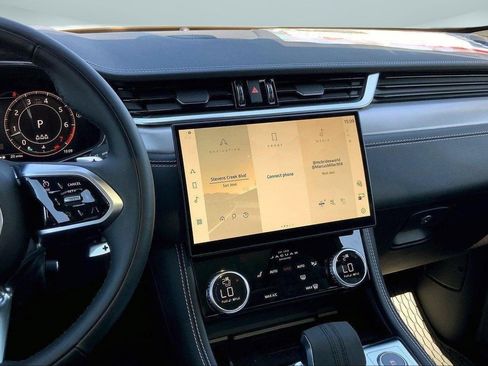 New 2025 Jaguar F-PACE R-Dynamic S AWD/4WD image 9