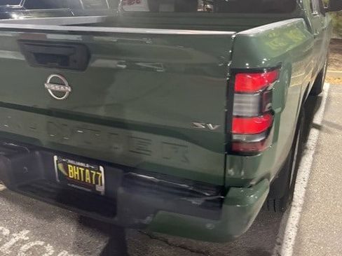 Used 2022 Nissan Frontier SV w/ Technology Package image 9