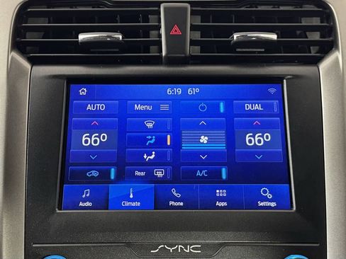 Used 2019 Ford Fusion SE FWD image 20
