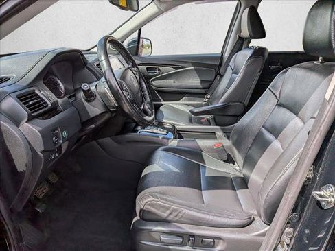 Used 2016 Honda Pilot Touring image 23