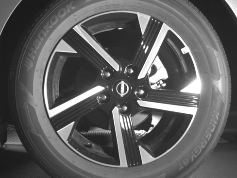 Used 2025 Nissan Sentra SV FWD image 14
