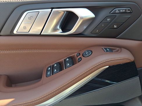 New 2026 BMW X7 xDrive40i w/ M Sport Package image 9