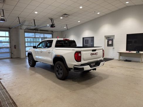 New 2025 GMC Canyon Elevation w/ Convenience Package image 8